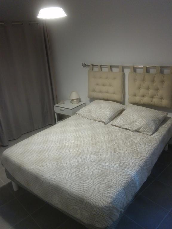 Apartament Colombe LʼIsle-sur-la-Sorgue Zewnętrze zdjęcie